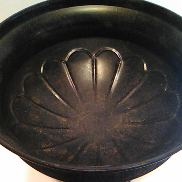Black/Brown Metal Bowl - Picture 2 of 5